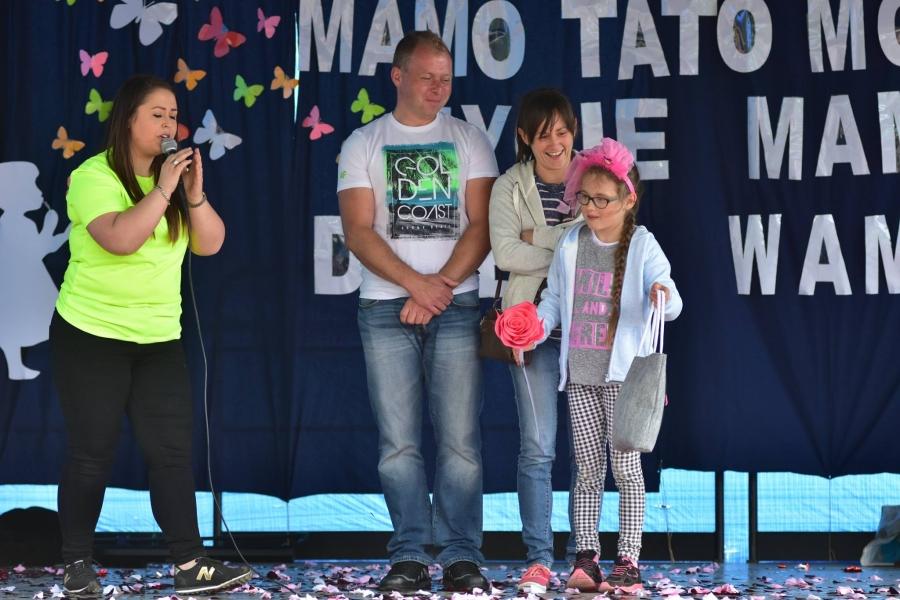 Przedszkolaki z Naprawy pomogli dziewczynce