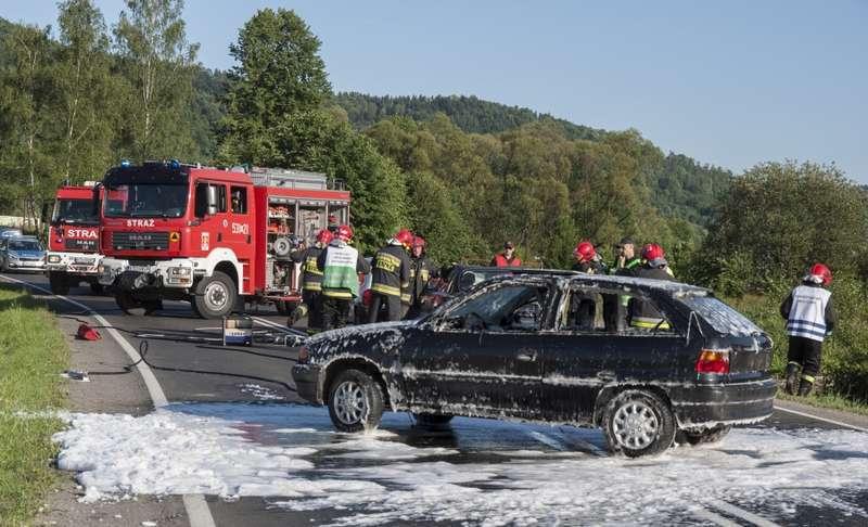 Wypadek 8 samochodów i motocyklisty na krajówce w Zembrzycach