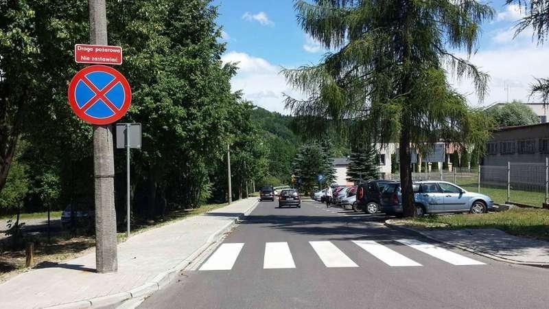 Parking działa, oznakowanie jest, źle zaparkowane samochody są