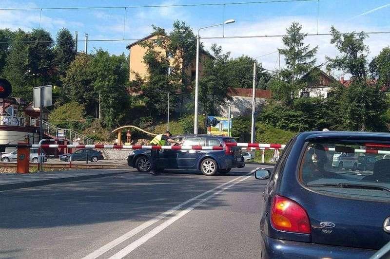 Zamknięty między rogatkami