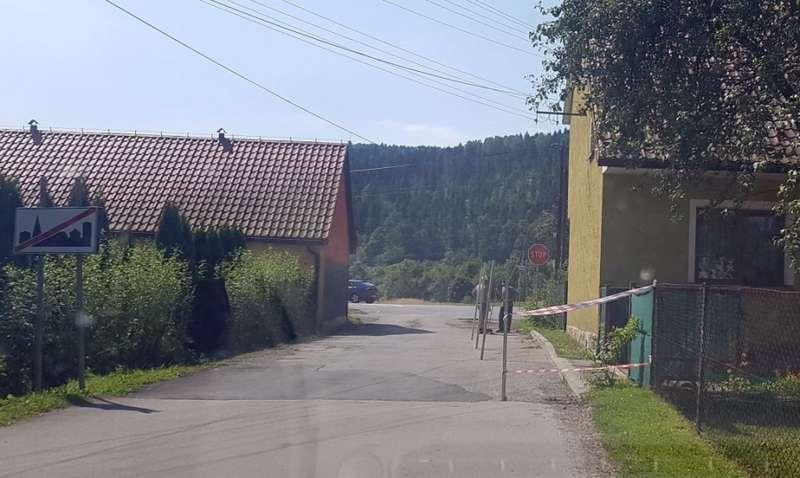 Kojszówka. Ogrodzili swój kawałek drogi