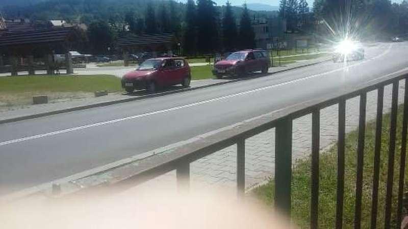 Zawoja. Kierujący renault najechał na tył fiata