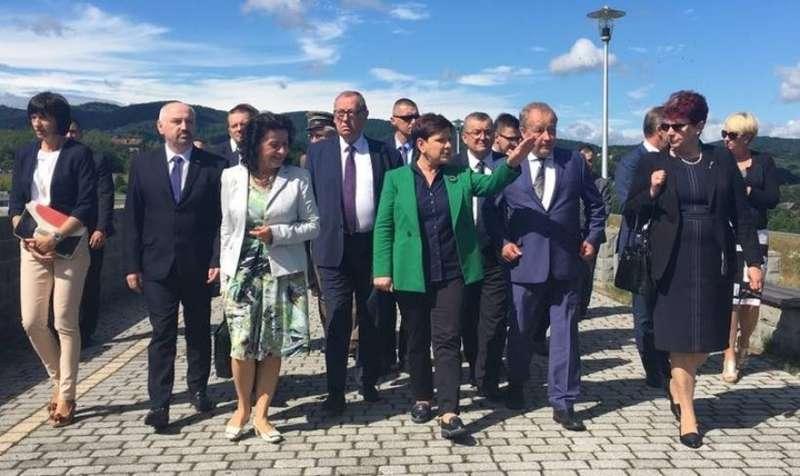 Premier otwarła niedostępny zbiornik