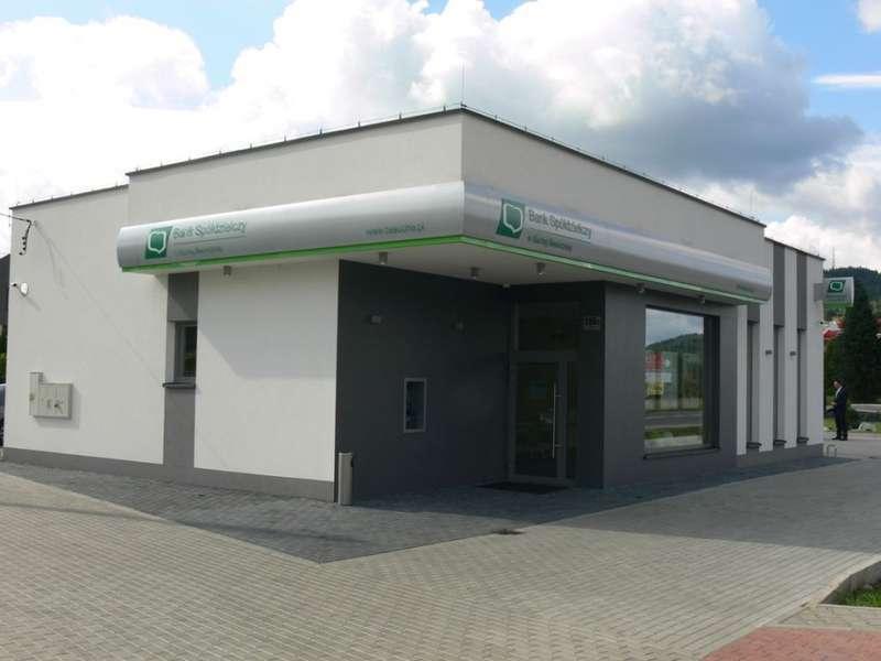 „Bank Spółdzielczy w Suchej Beskidzkiej zmienił lokalizację Oddziału”