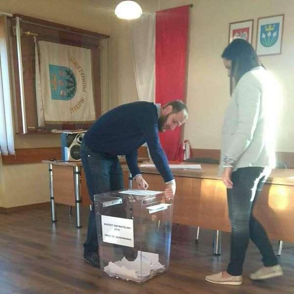 Rewitalizacja rynku i remont dachu z poddaszem w remizie