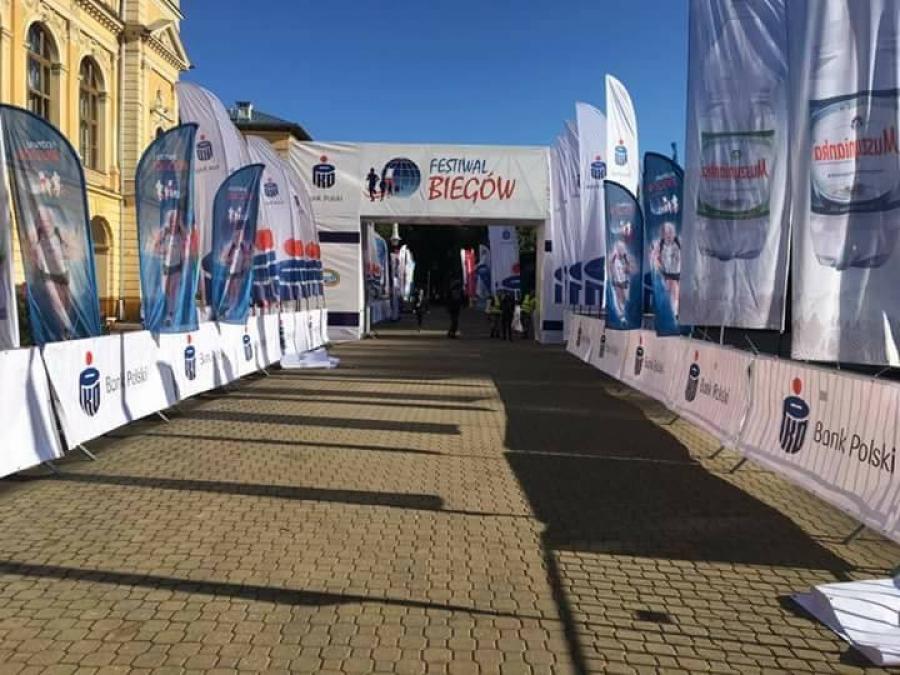 „Wybiegane ścieżki naszych ziomków” – Krynica, Poznań.