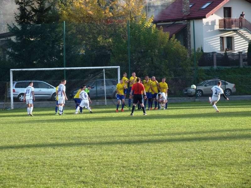 Piłkarski weekend: Orzeł nie zapolował w Suchej Beskidzkiej, Jordan odczarował stadion, kości trzeszczały w Krzeszowie