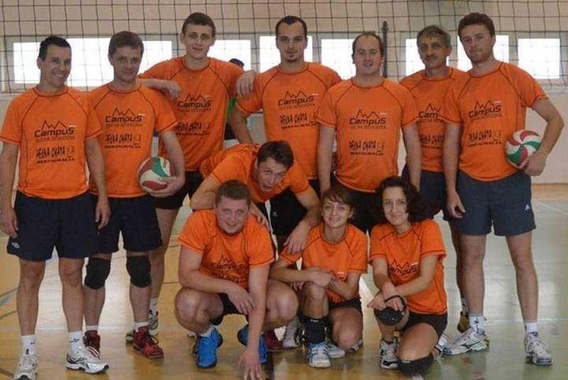Dziadki w Amatorskich Mistrzostwach Słowacji w Siatkówce.