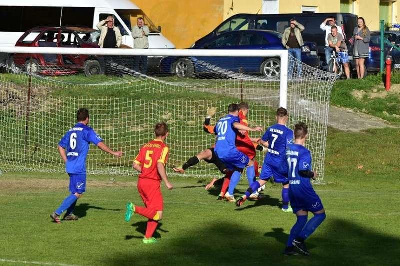 Piłkarski weekend: Ostatnie derby w makowskiej gminie, Jałowiec i Babia i wiadomy cel , potentaci z B-klasy ogromnymi faworytami