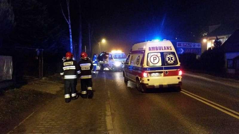 Jordanów. Wjechała ibizą na przydrożny słup