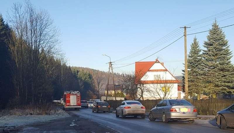 Jest ślisko! Czołówka w Stryszawie