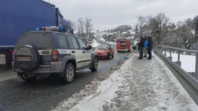 Jordanów. Kolizja na moście