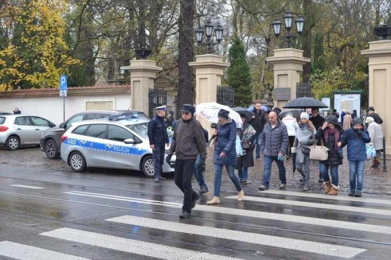 Apel małopolskiej Policji do pieszych odczytywany w małopolskich Kościołach