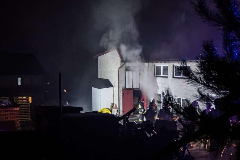 Grzechynia. Ogień w warsztacie, szybka akcja strażaków