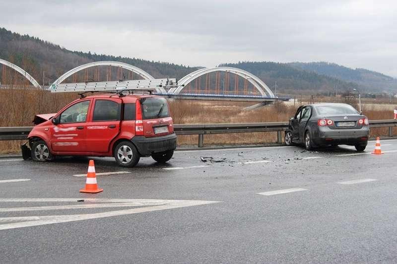 Tarnawa Dolna. Wypadek dwóch samochodów osobowych - 3 osoby poszkodowane.