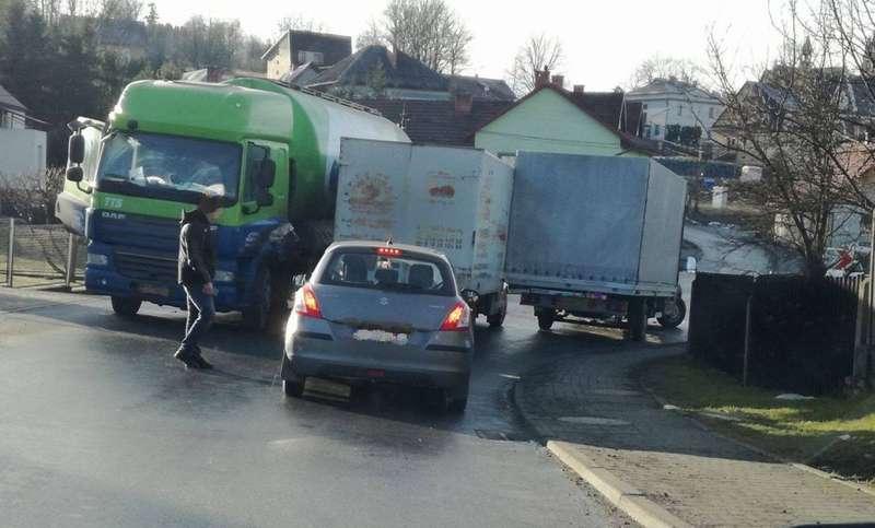 Zderzenie w Krzeszowie, na szczęście to tylko kolizja