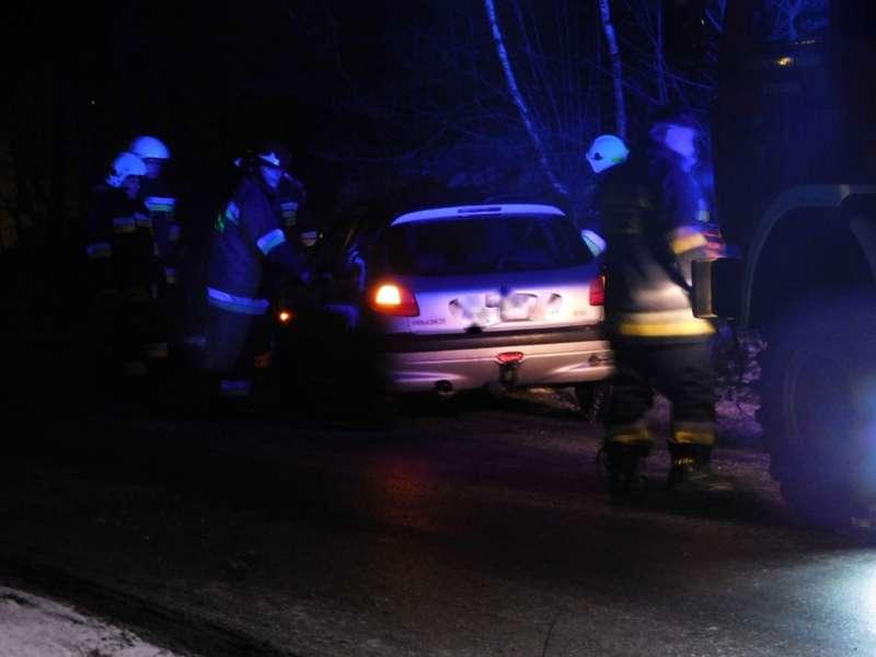 Wepchnął Peugeota do przydrożnego rowu