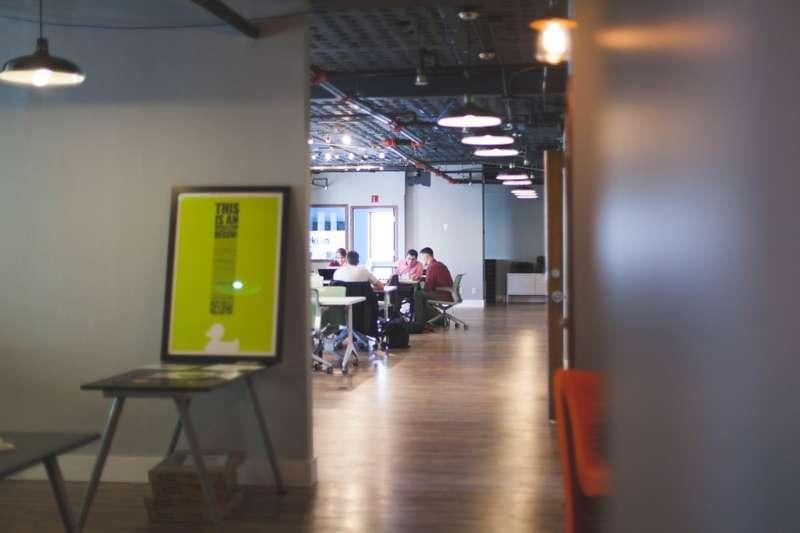 Przestrzeń coworkingowa w Krakowie. Kto może z niej skorzystać?