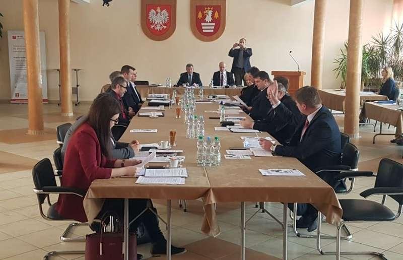 Będzie można oglądnąć, jak obradują radni z gmin