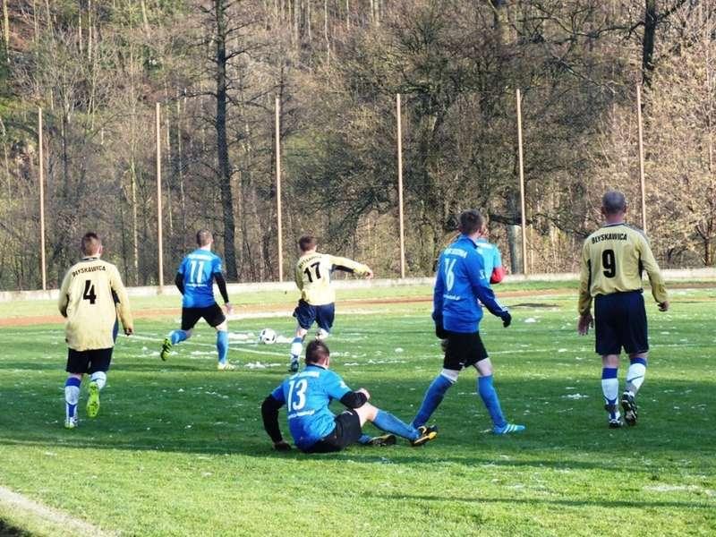 Błyskawica Marcówka, mimo przeciwności, zagra do końca o awans