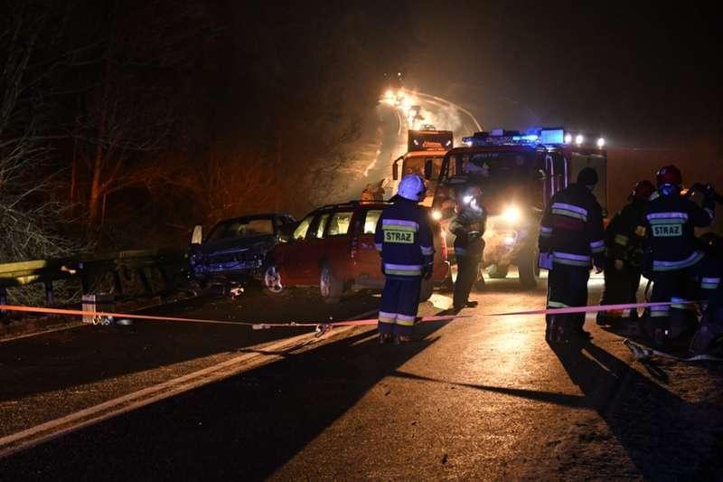 Zderzenie czterech pojazdów w Bystrej Podhalańskiej (DK28)