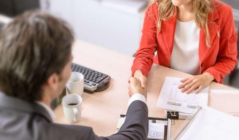 Bank czy parabank? Czym różnią się obie instytucje?