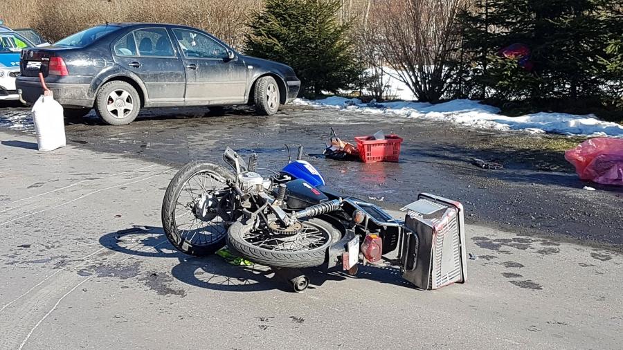 Stryszawa. Wypadek z udziałem samochodu osobowego i motoroweru
