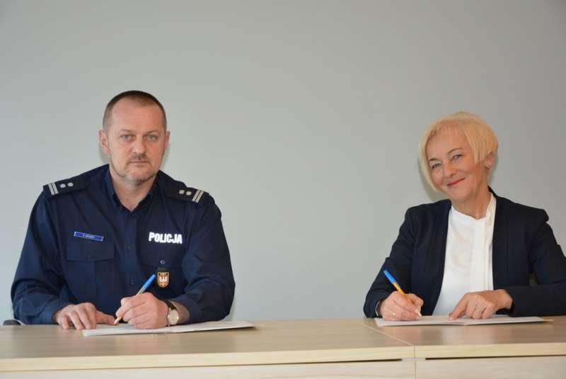 Porozumienie o współpracy pomiędzy KPP w Suchej Beskidzkiej, a WSTiE w Suchej Beskidzkiej