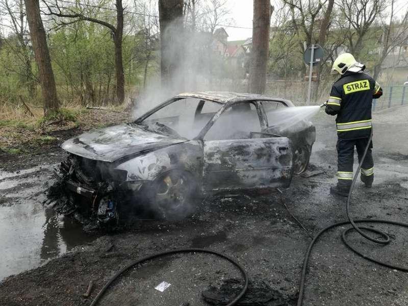 Pożar samochodu w Jordanowie. Audi spłonęło doszczętnie!