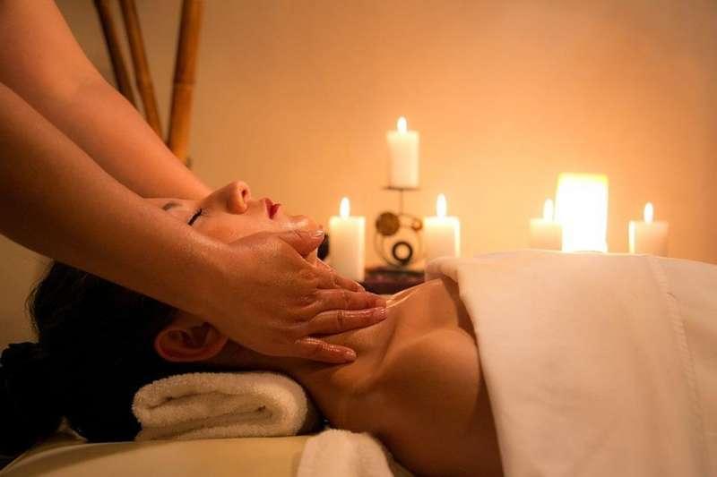 Weź głęboki oddech, nie tylko pełna piersią, ale i skórą!  Hotel Klaudia – zaprasza!