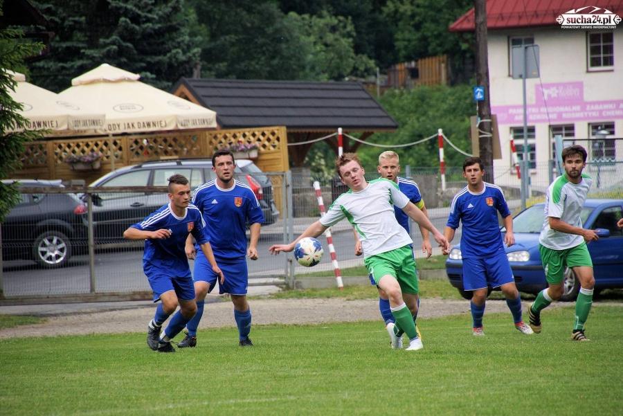 Piłkarski weekend: Mecz prawdy w Juszczynie, derbowe zatrzęsienie w B-klasie (Bystra-Żuraw, Huragan-Tarnawianka, Bieńkówka-Błyskawica, Dąb-Grom)