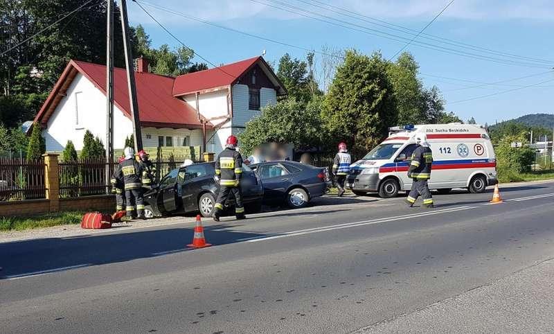 Groźny wypadek w Zawoi, służby w akcji