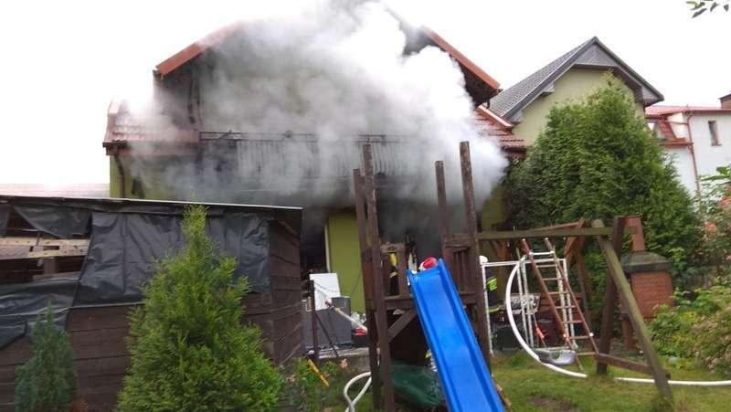 Groźny pożar w Suchej Beskidzkiej, ewakuowano dzieci