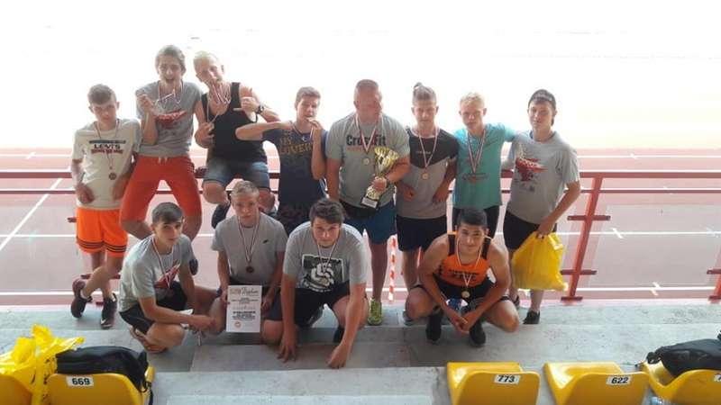 Od Suchej Beskidzkiej, przez Kraków po Białystok - lekkoatletyczna przygoda uczniów z ZSiSM w Stryszawie!