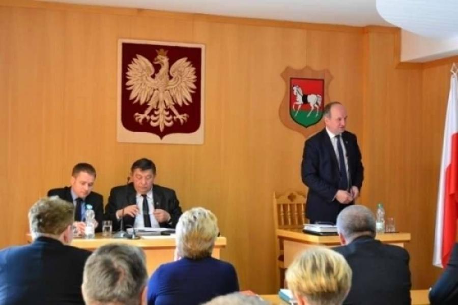 Radni Suchej nie chcą obniżać pensji burmistrza
