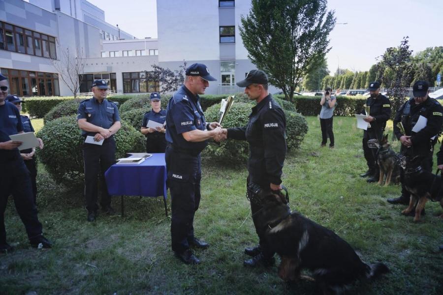 Suski przewodnik policyjnego psa najlepszy!