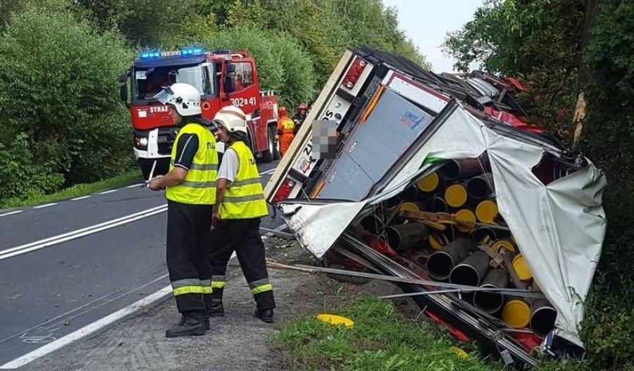 Groźny wypadek, kierowca z powiatu suskiego w szpitalu