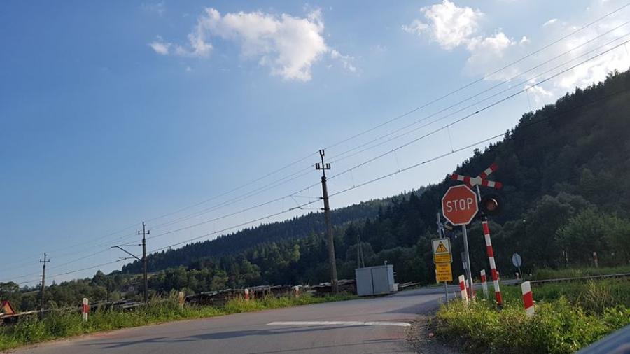 Uwaga! Niesprawna sygnalizacja przed torami!