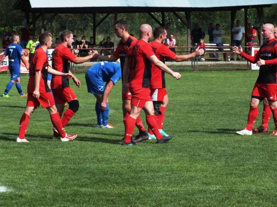 Piłkarski weekend: Babia Góra zdobywa Stryszawę, Halniak od 2:0 do 2:3, przełamanie Żurawia