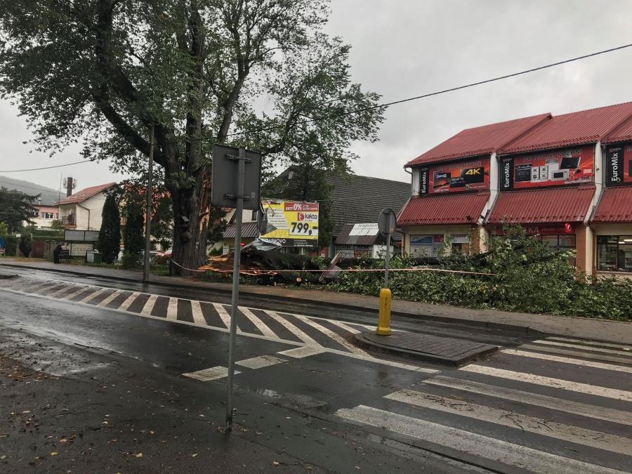 Wiatr dał się we znaki strażakom i kierowcom
