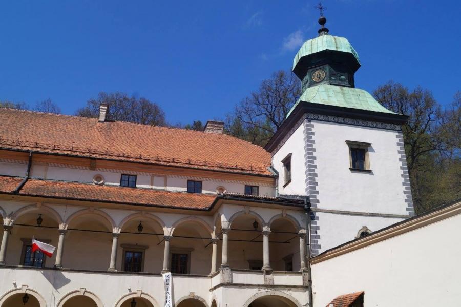 Remont zamku zwiększa zadłużenie Suchej