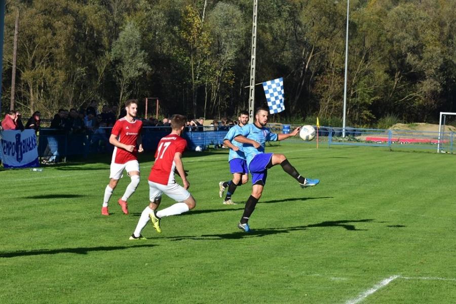 Piłkarski weekend: Babia Góra po raz jedenasty?, wiktorii Victorii wcale nie musi być w Białce, Dąb na drodze Błyskawicy