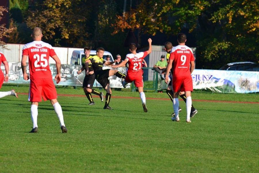 Piłkarski weekend: Halniak czy Tempo?, Babia Góra zrobi to... dwunasty raz?, Jordan puka do ścisłej czołówki