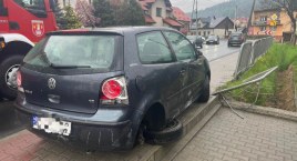 Wylądowała volkswagenem na barierze energochłonnej 