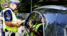 Piją i jeżdżą. Miała wypić 3 piwa, a wydmuchała… prawie 4 promile! 
