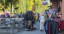 Deptak czy plac targowy? Wygląd otoczenia pasażu handlowego budzi emocje
