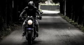 Co powinno wchodzić w skład ubrania dla motocyklisty?