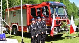 Nowy wóz strażacki dla OSP Grzechynia i odznaczenia dla druhów