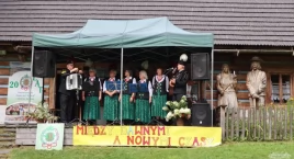 „Między dawnymi a nowymi czasy”- Etno popołudnie w skansenie w Sidzinie 