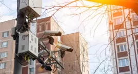 Czujesz się bezpiecznie na swoim osiedlu? Sprawdź, jak działa nowoczesny monitoring wizyjny
